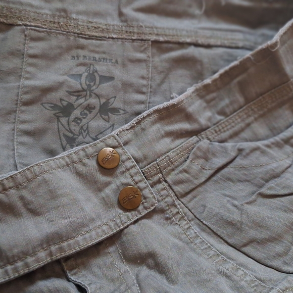 Mini Skirt Very cute Camo Green Skirt - Picture 7 of 8